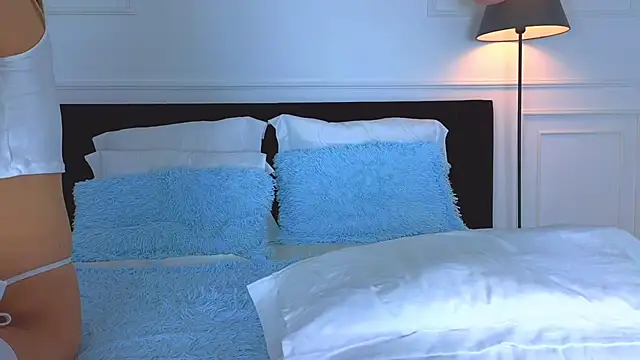 NicoleMarani online show from 01/12/25, 02:56