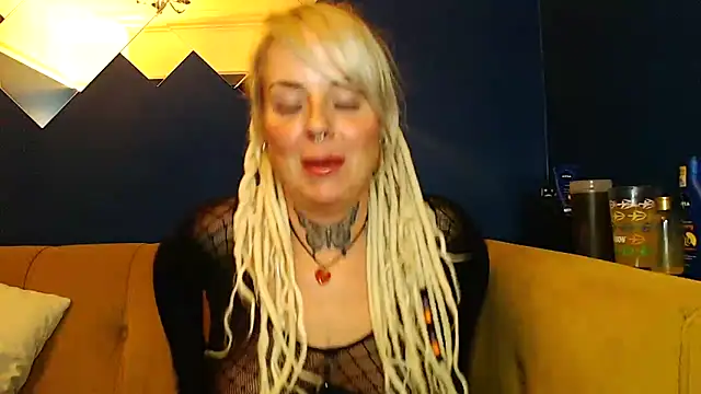 Snapshot of pixiedreadx chatting on 10/21/25, 09:37 pixiedreadx online show from 10/21/25, 09:37