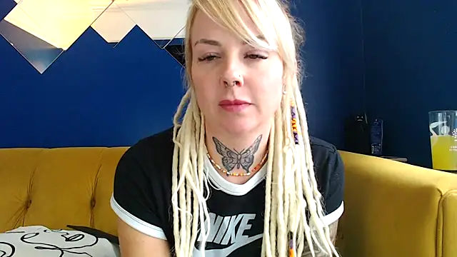 Snapshot of pixiedreadx chatting on 11/05/25, 12:49 pixiedreadx online show from 11/05/25, 12:49
