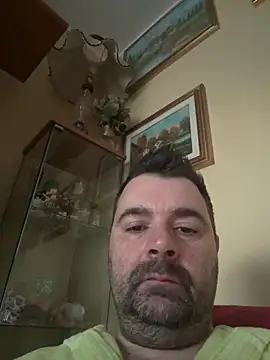 Snapshot of h4cAlex chatting on 11/12/25, 07:20 h4cAlex online show from 11/12/25, 07:20