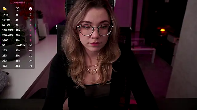 RemyCute online show from 10/31/25, 07:26