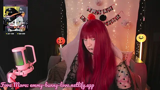 EmmyBunny online show from 10/29/25, 02:52