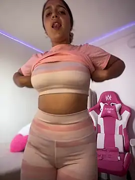 Alicia Ruiz online show from 03/25/26, 06:14