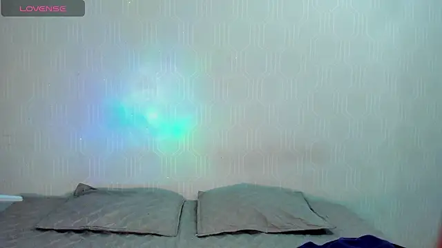 Snapshot of TATIANA_LOPEZ19 chatting on 09/15/25, 08:42 TATIANA LOPEZ19 online show from 09/15/25, 08:42