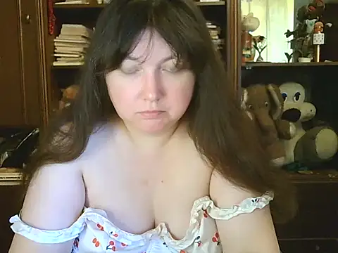 CarrieQPeach online show from 05/18/26, 12:00
