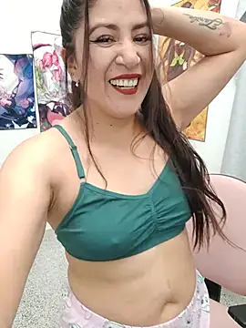 Snapshot of nammy__dirtyhott chatting on 05/28/26, 04:04 nammy dirtyhott online show from 05/28/26, 04:04