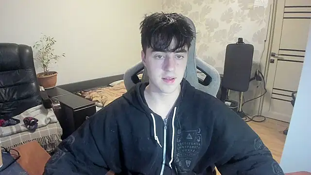 Knuckles17 online show from 12/02/25, 01:33