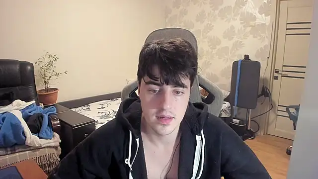 Snapshot of Knuckles17 chatting on 12/16/25, 01:54 Knuckles17 online show from 12/16/25, 01:54