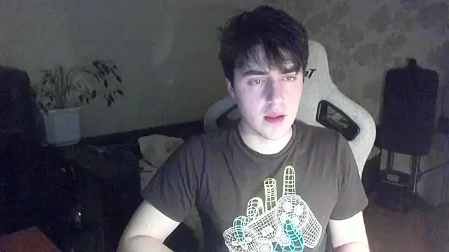 Snapshot of Knuckles17 chatting on 02/15/26, 01:46 Knuckles17 online show from 02/15/26, 01:46