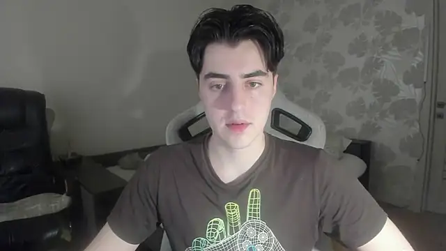 Snapshot of Knuckles17 chatting on 05/13/26, 01:52 Knuckles17 online show from 05/13/26, 01:52