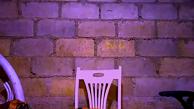 Snapshot of nzanizy chatting on 11/11/25, 06:19 nzanizy online show from 11/11/25, 06:19