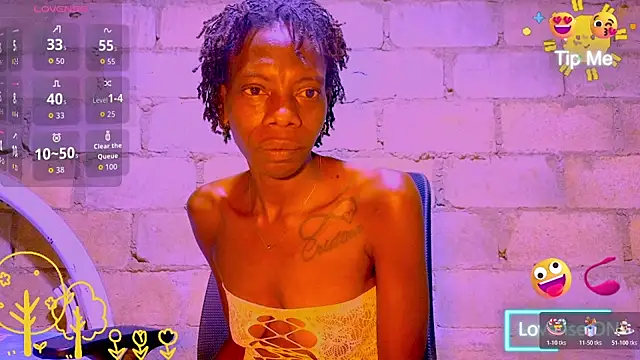 Snapshot of nzanizy chatting on 11/22/25, 10:20 nzanizy online show from 11/22/25, 10:20