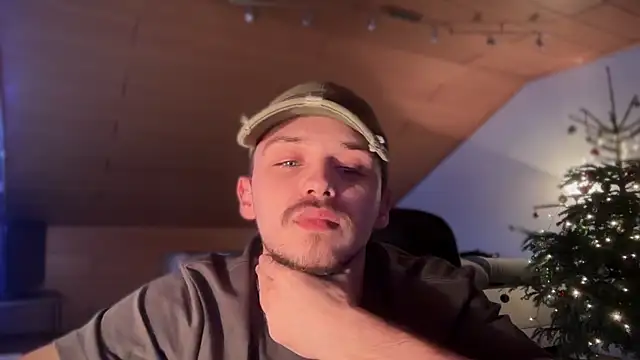 Snapshot of naked_psy chatting on 01/15/25, 07:26 naked psy online show from 01/15/25, 07:26