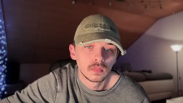 Snapshot of naked_psy chatting on 01/22/25, 03:20 naked psy online show from 01/22/25, 03:20