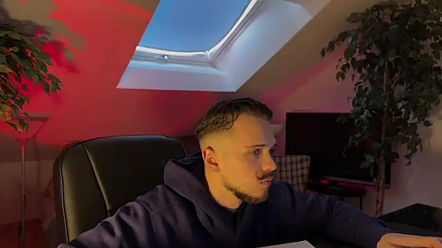 Snapshot of naked_psy chatting on 02/22/26, 02:15 naked psy online show from 02/22/26, 02:15