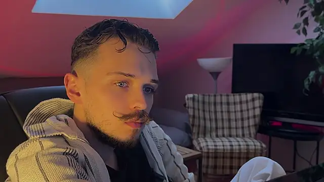 Snapshot of naked_psy chatting on 02/28/26, 01:56 naked psy online show from 02/28/26, 01:56