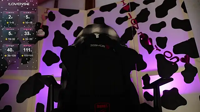 BlueCherryy online show from 02/09/25, 02:18