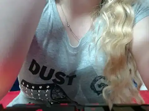 Snapshot of 69liamilk69 chatting on 12/28/24, 03:37 69liamilk69 online show from 12/28/24, 03:37