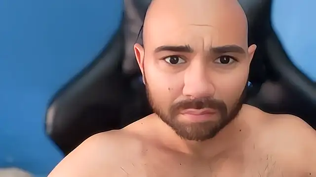 Snapshot of ElmaCannon chatting on 02/19/25, 09:25 ElmaCannon online show from 02/19/25, 09:25