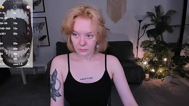 cyber whore  online show from 04/19/26, 06:02