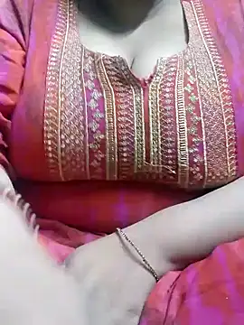 Snapshot of Seema_99 chatting on 01/29/25, 02:21 Seema 99 online show from 01/29/25, 02:21