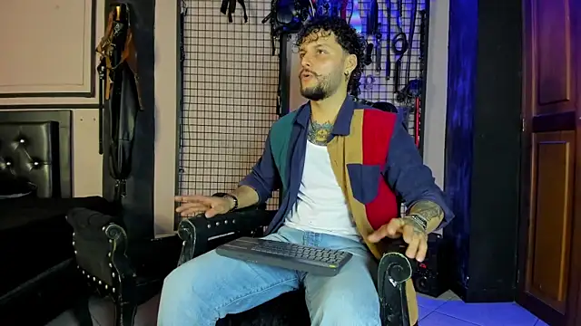 Twisted Fantasy online show from 04/17/26, 03:42