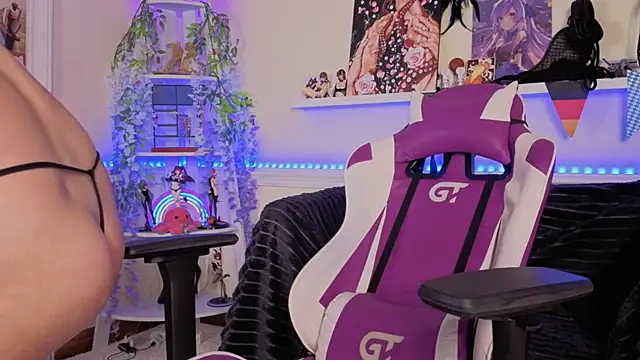 EvaTyrell online show from 10/13/25, 01:00