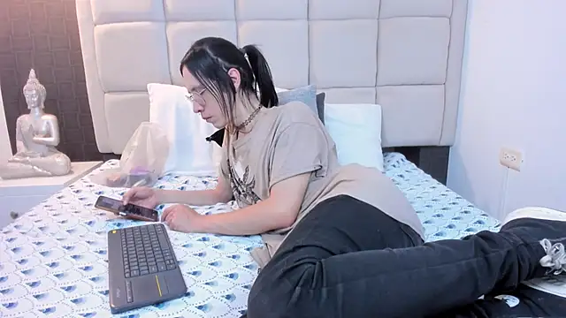 Hecatee 77 online show from 03/03/25, 07:39