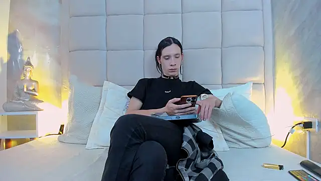 Hecatee 77 online show from 10/22/25, 07:35