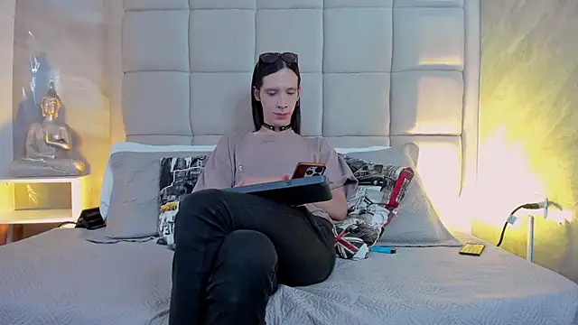 Hecatee 77 online show from 10/28/25, 08:00