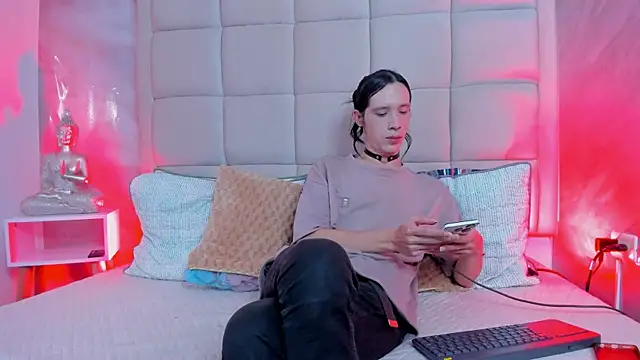 Hecatee 77 online show from 11/28/25, 08:00