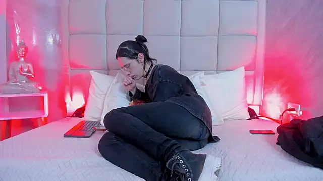 Hecatee 77 online show from 12/02/25, 07:53