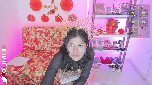 Snapshot of loverubii chatting on 10/28/25, 08:29 loverubii online show from 10/28/25, 08:29