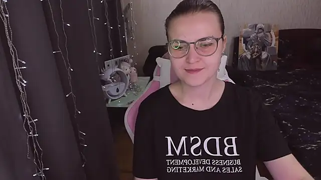 MissBrightShine online show from 10/19/25, 10:27