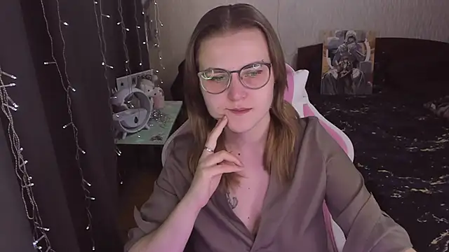 MissBrightShine online show from 10/21/25, 10:49