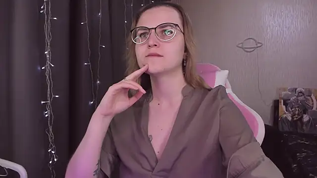 MissBrightShine online show from 10/23/25, 10:47