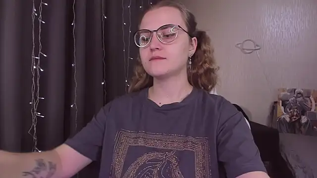 MissBrightShine online show from 10/31/25, 10:16