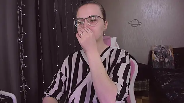 MissBrightShine online show from 12/04/25, 11:19