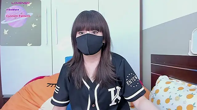 alonelove   online show from 09/19/25, 02:24