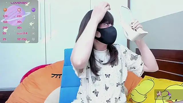 alonelove   online show from 10/01/25, 02:39