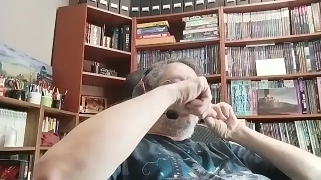 Mandra is a whore online show from 10/28/25, 10:52