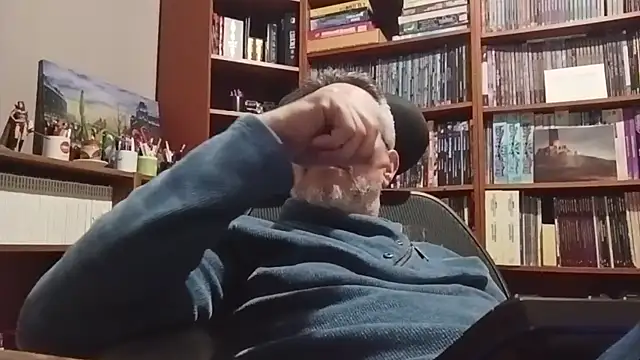 Mandra is a whore online show from 11/18/25, 10:47