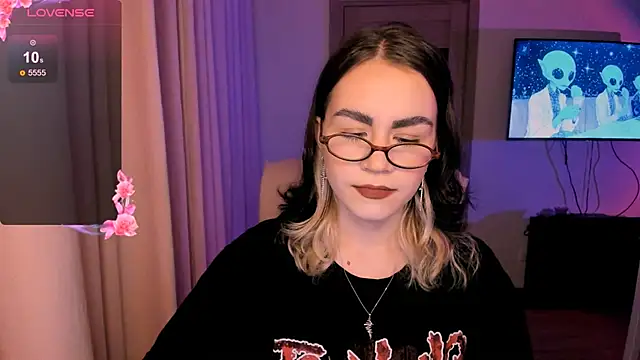 Snapshot of _selectrra chatting on 12/11/24, 03:05  selectrra online show from 12/11/24, 03:05