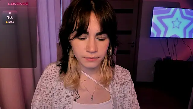 Snapshot of _selectrra chatting on 01/13/25, 12:13  selectrra online show from 01/13/25, 12:13