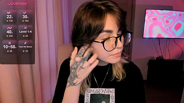 Snapshot of _selectrra chatting on 01/14/25, 12:03  selectrra online show from 01/14/25, 12:03