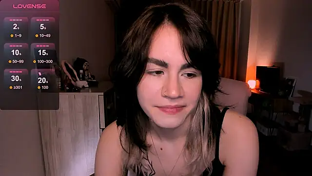 Snapshot of _selectrra chatting on 02/28/25, 11:58  selectrra online show from 02/28/25, 11:58