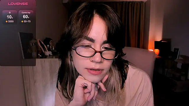 Snapshot of _selectrra chatting on 03/06/25, 02:40  selectrra online show from 03/06/25, 02:40