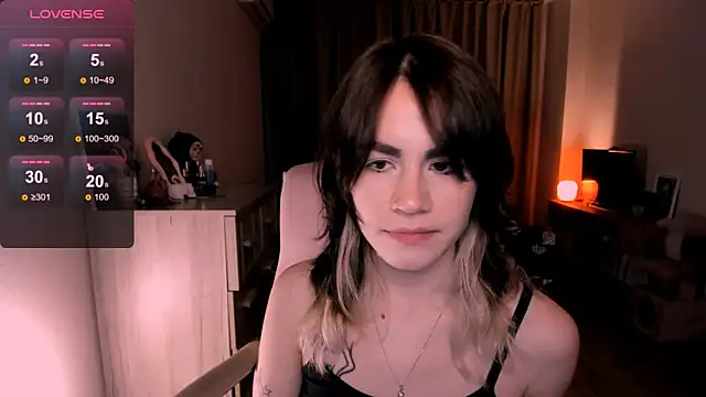 Snapshot of _selectrra chatting on 03/11/25, 04:07  selectrra online show from 03/11/25, 04:07