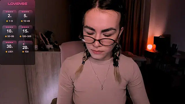 Snapshot of _selectrra chatting on 03/17/25, 12:25  selectrra online show from 03/17/25, 12:25