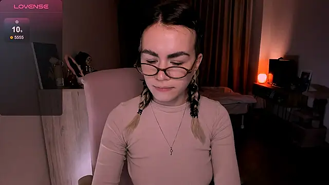 Snapshot of _selectrra chatting on 03/17/25, 03:29  selectrra online show from 03/17/25, 03:29